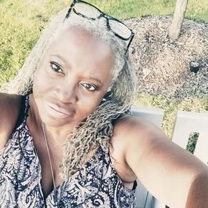 Meet your Posher, Phyllis